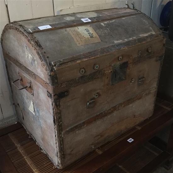 Dome top trunk